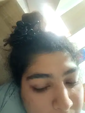 naina78910 online show from October 24, 2025, 4:58 pm