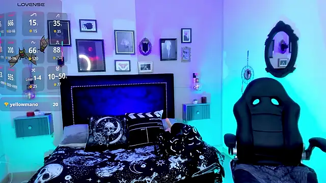 Snapshot of IsisRaichuu_ chatting on September 22, 2025, 8:44 pm IsisRaichuu  online show from September 22, 2025, 8:44 pm