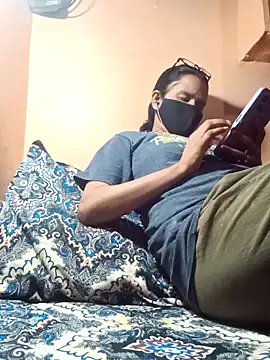 Snapshot of runi31 chatting on September 13, 2025, 5:57 pm runi31 online show from September 13, 2025, 5:57 pm