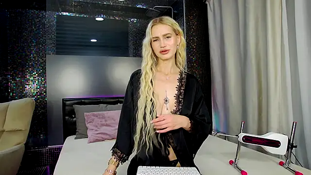 Snapshot of KristinaDane chatting on October 12, 2025, 3:05 am KristinaDane online show from October 12, 2025, 3:05 am