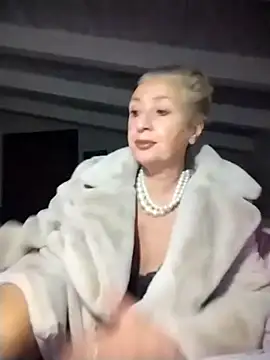 divinaerotica online show from January 7, 2026, 4:09 pm