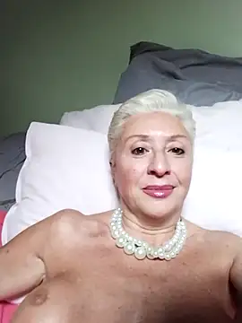 divinaerotica online show from June 23, 2026, 4:05 pm