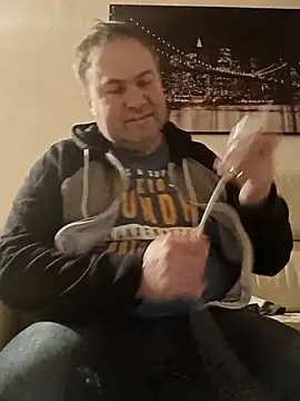 Pourleplasirs online show from February 27, 2025, 2:10 am