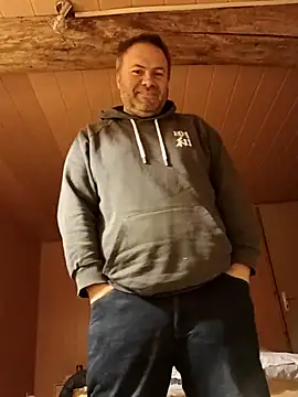 Pourleplasirs online show from March 6, 2025, 11:53 pm