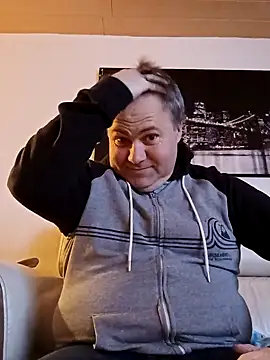 Pourleplasirs online show from March 18, 2025, 10:15 pm