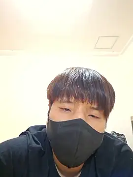 Tyyyggjju online show from October 28, 2025, 12:52 pm