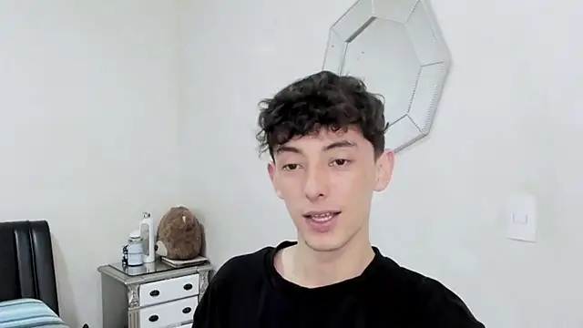 miketwink online show from March 13, 2026, 7:42 pm