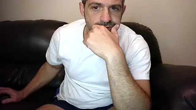 Troyt87 online show from November 11, 2025, 3:34 pm