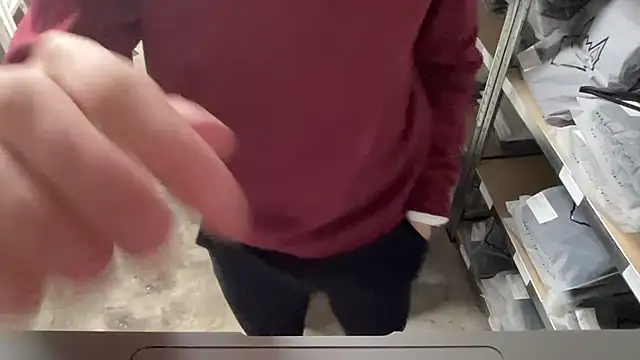 Snapshot of bullyboyy chatting on November 11, 2025, 7:47 pm bullyboyy online show from November 11, 2025, 7:47 pm