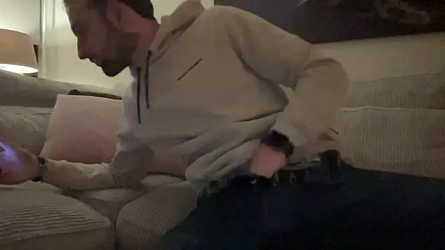 Snapshot of bullyboyy chatting on November 15, 2025, 5:20 pm bullyboyy online show from November 15, 2025, 5:20 pm