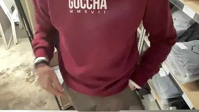 Snapshot of bullyboyy chatting on November 25, 2025, 7:36 pm bullyboyy online show from November 25, 2025, 7:36 pm