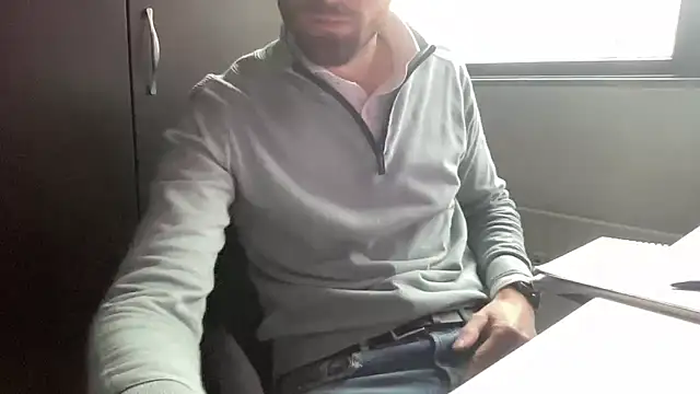 Snapshot of bullyboyy chatting on December 23, 2025, 10:13 am bullyboyy online show from December 23, 2025, 10:13 am