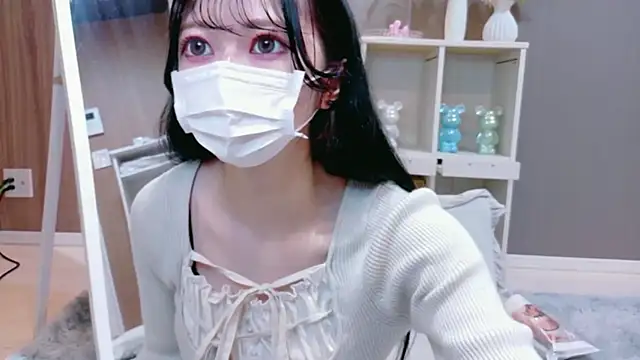Snapshot of Megu-mimi chatting on April 11, 2026, 6:51 am Megu-mimi online show from April 11, 2026, 6:51 am
