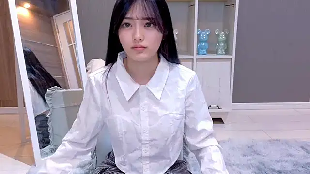 Snapshot of Megu-mimi chatting on April 12, 2026, 7:46 am Megu-mimi online show from April 12, 2026, 7:46 am