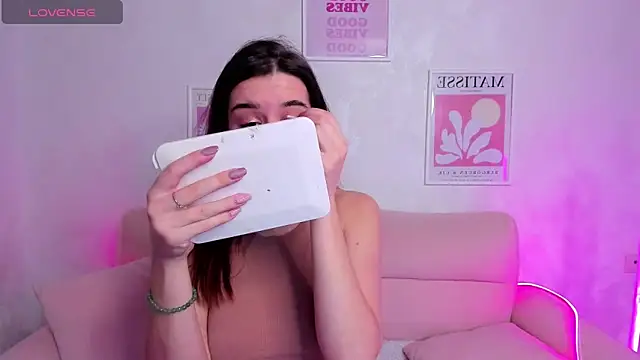 Snapshot of Sweetie_Catt chatting on October 10, 2025, 8:24 am Sweetie Catt online show from October 10, 2025, 8:24 am