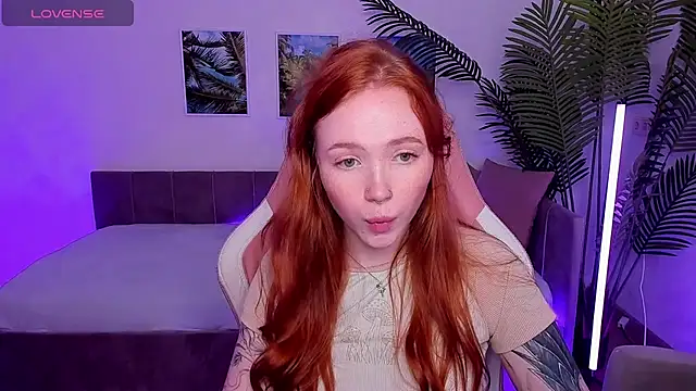 Snapshot of Maya_Light chatting on September 16, 2025, 8:48 am Maya Light online show from September 16, 2025, 8:48 am