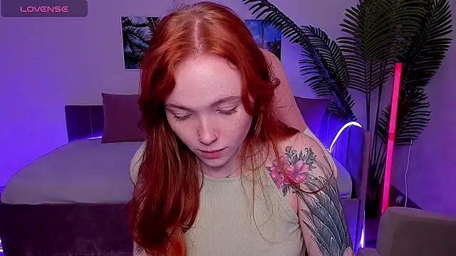 Snapshot of Maya_Light chatting on September 22, 2025, 2:02 am Maya Light online show from September 22, 2025, 2:02 am