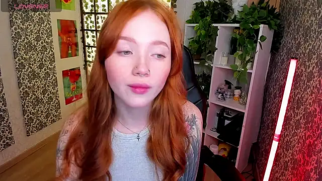 Snapshot of Maya_Light chatting on September 26, 2025, 2:04 am Maya Light online show from September 26, 2025, 2:04 am