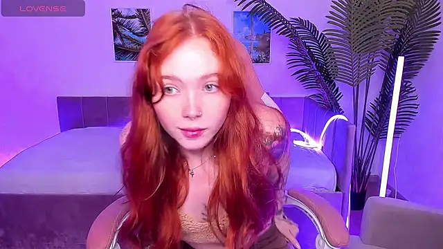 Snapshot of Maya_Light chatting on September 27, 2025, 1:43 am Maya Light online show from September 27, 2025, 1:43 am