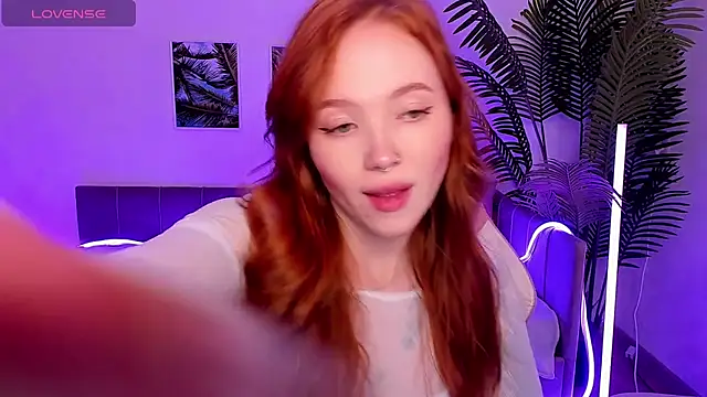 Snapshot of Maya_Light chatting on October 13, 2025, 2:11 am Maya Light online show from October 13, 2025, 2:11 am