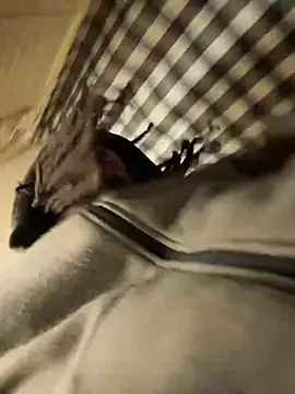 Snapshot of B3-Dindles chatting on March 21, 2025, 12:17 pm B3-Dindles online show from March 21, 2025, 12:17 pm