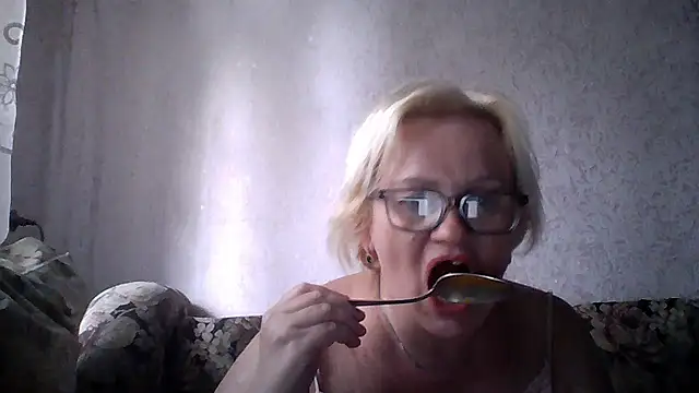 Mayya4321 online show from June 17, 2026, 1:23 pm