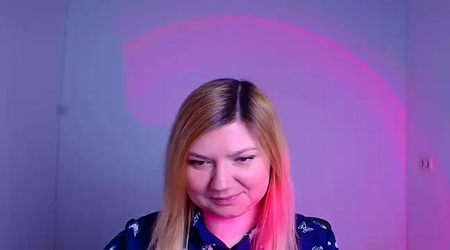 Snapshot of Lola_moree chatting on February 8, 2025, 12:28 pm Lola moree online show from February 8, 2025, 12:28 pm