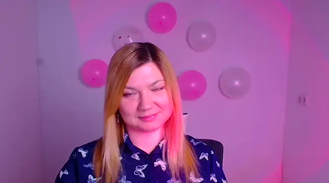 Snapshot of Lola_moree chatting on February 15, 2025, 6:23 am Lola moree online show from February 15, 2025, 6:23 am