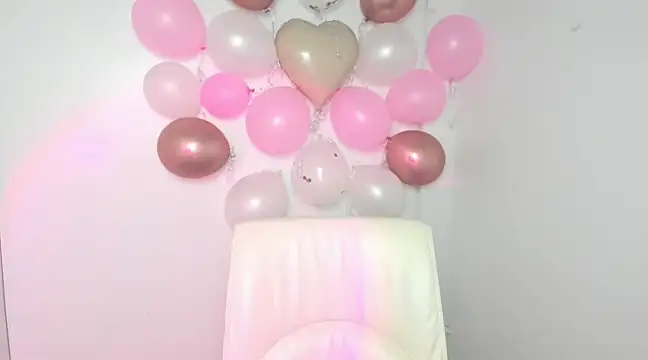 Snapshot of Lola_moree chatting on February 20, 2025, 12:47 pm Lola moree online show from February 20, 2025, 12:47 pm