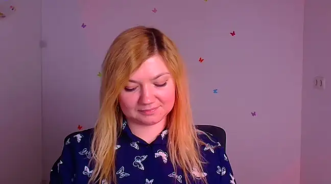 Snapshot of Lola_moree chatting on February 27, 2025, 12:45 pm Lola moree online show from February 27, 2025, 12:45 pm