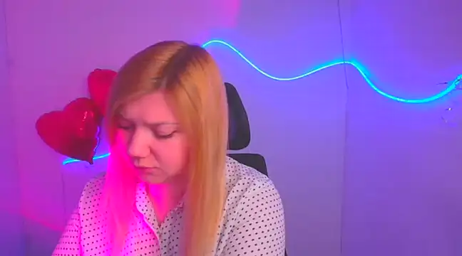 Snapshot of Lola_moree chatting on March 7, 2025, 7:19 am Lola moree online show from March 7, 2025, 7:19 am