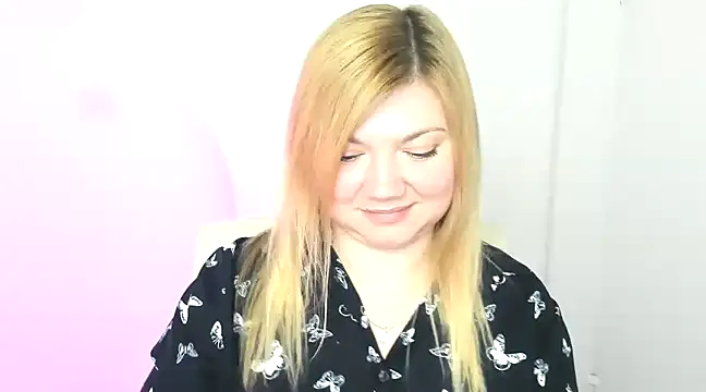 Snapshot of Lola_moree chatting on March 12, 2025, 4:02 pm Lola moree online show from March 12, 2025, 4:02 pm