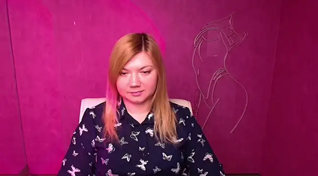 Snapshot of Lola_moree chatting on March 13, 2025, 12:35 pm Lola moree online show from March 13, 2025, 12:35 pm