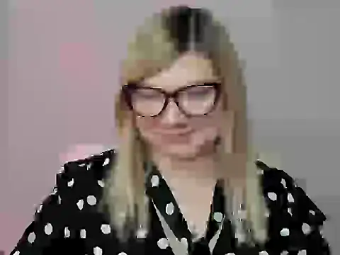 Snapshot of Lola_moree chatting on October 9, 2025, 5:44 pm Lola moree online show from October 9, 2025, 5:44 pm