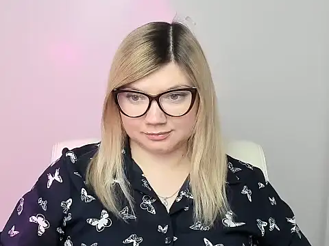 Snapshot of Lola_moree chatting on October 17, 2025, 11:57 am Lola moree online show from October 17, 2025, 11:57 am