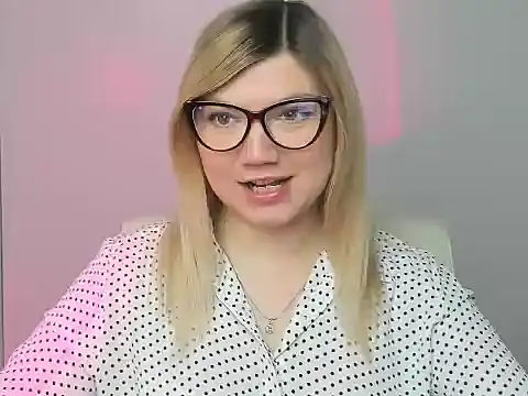 Snapshot of Lola_moree chatting on October 25, 2025, 6:10 am Lola moree online show from October 25, 2025, 6:10 am