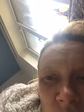 Snapshot of blondey206 chatting on February 11, 2025, 11:32 am blondey206 online show from February 11, 2025, 11:32 am