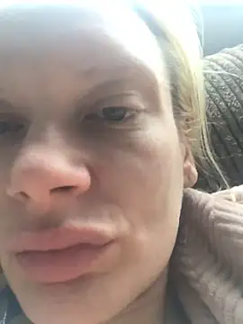 Snapshot of blondey206 chatting on February 17, 2025, 3:09 pm blondey206 online show from February 17, 2025, 3:09 pm