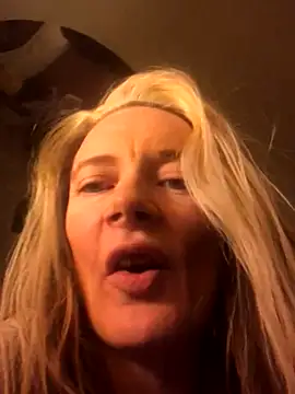 Snapshot of blondey206 chatting on January 8, 2026, 12:24 am blondey206 online show from January 8, 2026, 12:24 am