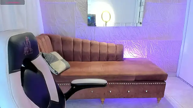 miss isabella m online show from June 3, 2026, 2:33 pm