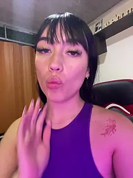 Melody rousse  online show from October 17, 2025, 7:38 pm