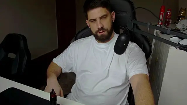 Snapshot of lucas_kazimm chatting on February 15, 2025, 3:17 pm lucas kazimm online show from February 15, 2025, 3:17 pm