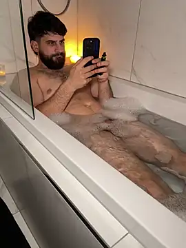 Snapshot of lucas_kazimm chatting on November 12, 2025, 5:02 pm lucas kazimm online show from November 12, 2025, 5:02 pm