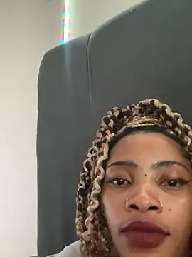 Snapshot of ZinaFreak chatting on February 23, 2025, 1:21 pm ZinaFreak online show from February 23, 2025, 1:21 pm