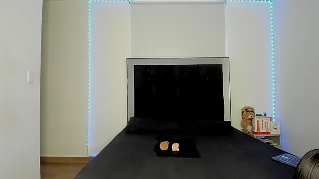 victoriacolin online show from November 11, 2025, 12:05 pm