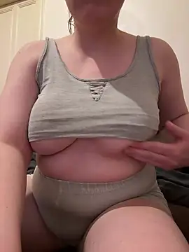 baisemoi7600 online show from February 8, 2026, 3:43 am