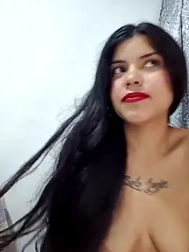 Angela Sophie online show from November 5, 2025, 5:29 am