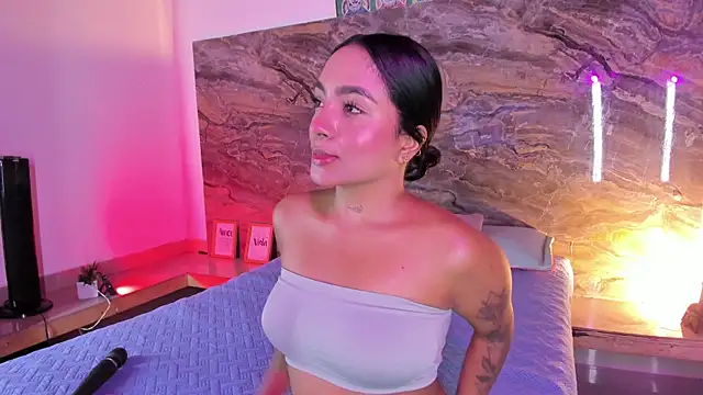 Estefy gomez09 online show from April 29, 2026, 11:58 am