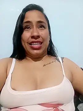 kamila lovee online show from September 18, 2025, 4:47 am