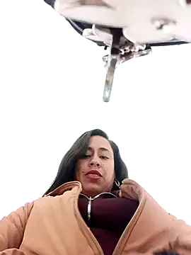 kamila lovee online show from October 8, 2025, 7:22 pm